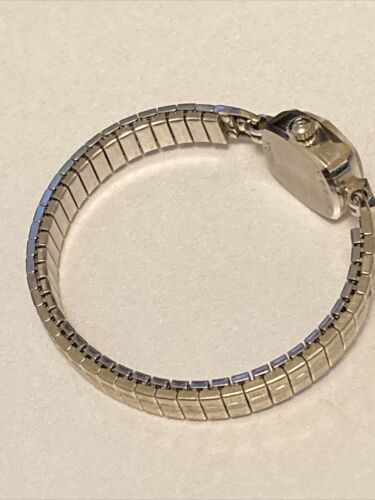 Vintage Ladies BULOVA 14k 23 jewel Speidel stretch band ,PAT