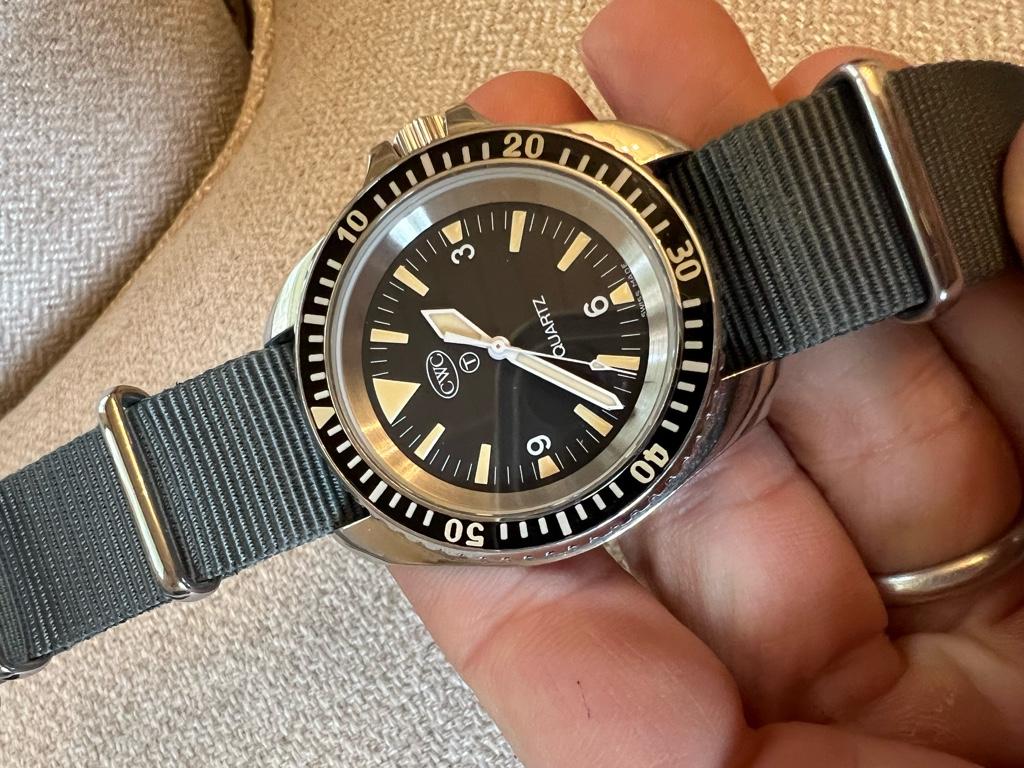 1983 quartz royal discount navy divers watch