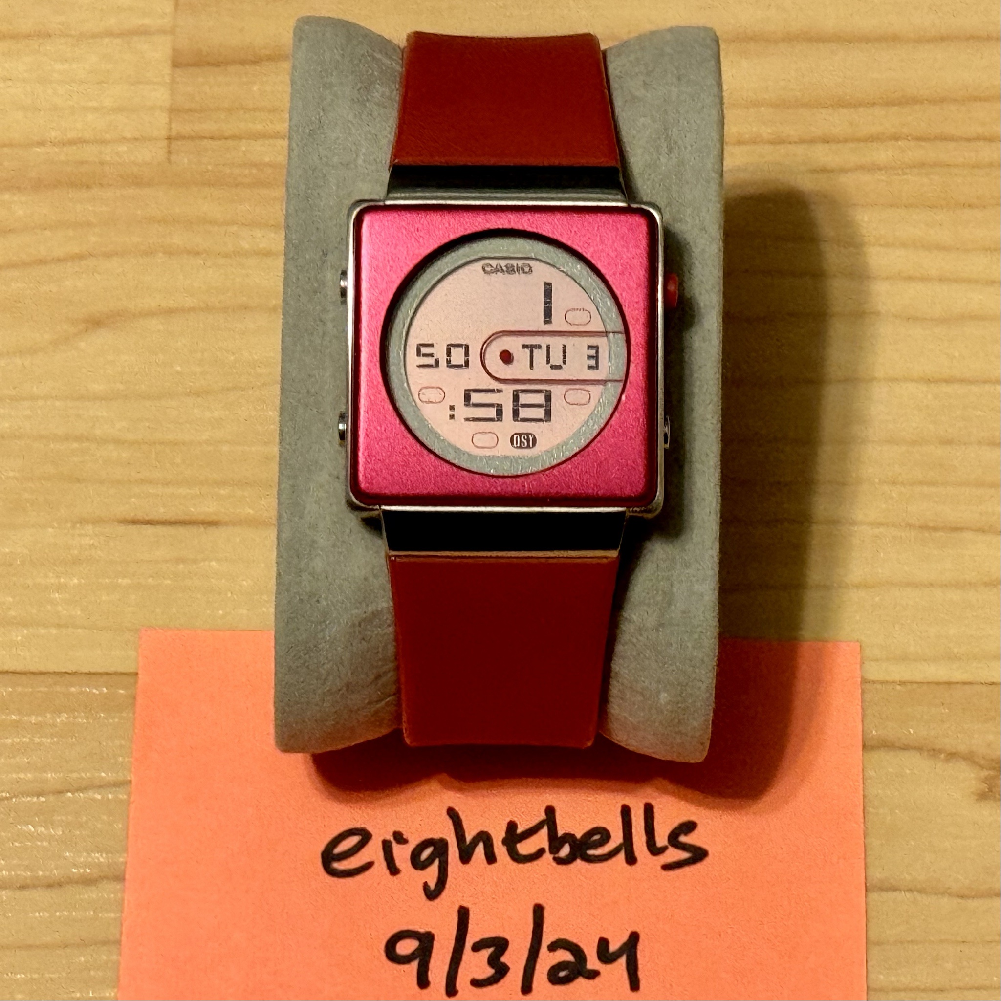 WTS] Casio Futurist LA-2001-4A Digital Watch 2999 Module Pink LCD 