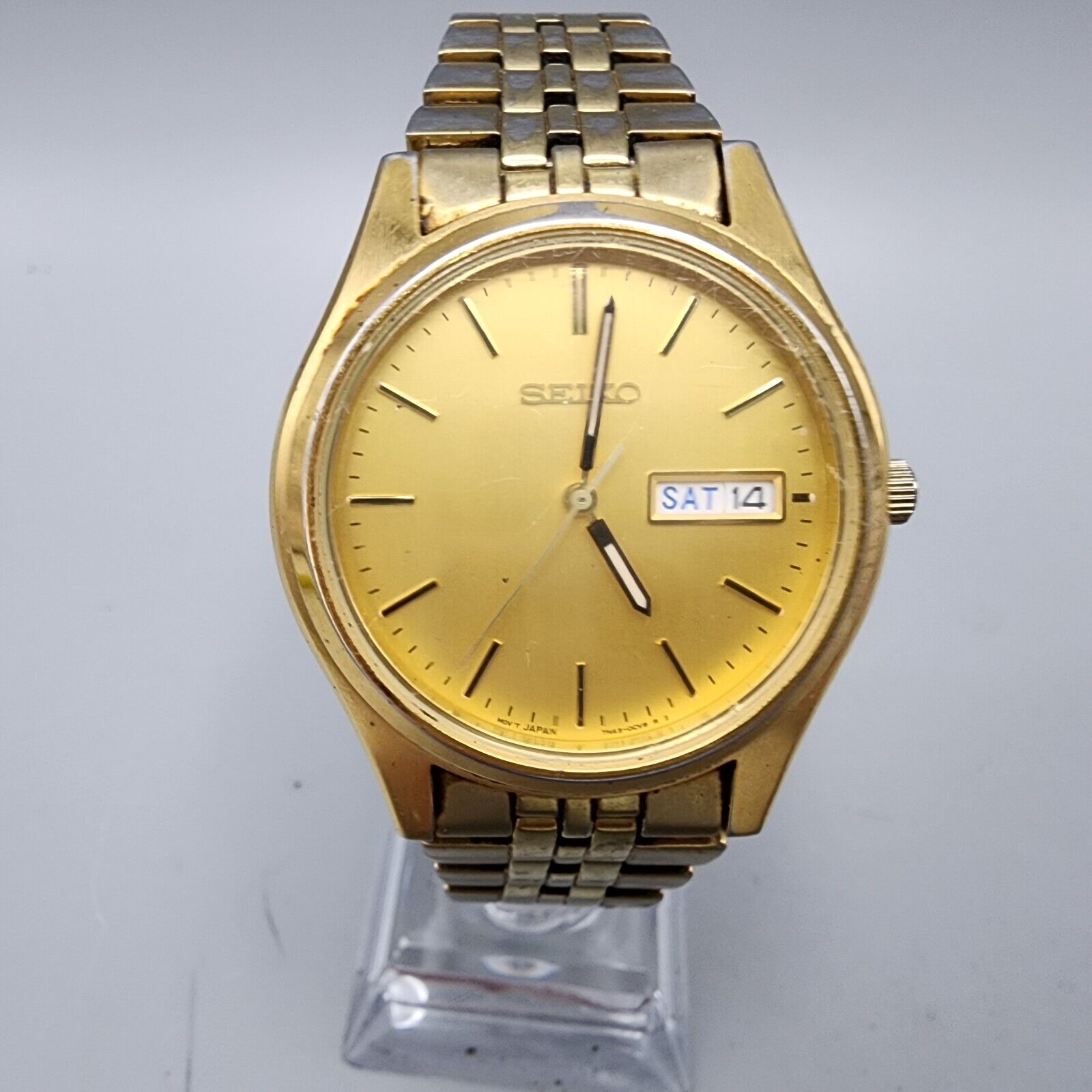 Vintage Seiko Watch Men Gold Tone Gold Dial DayDate Round 37mm