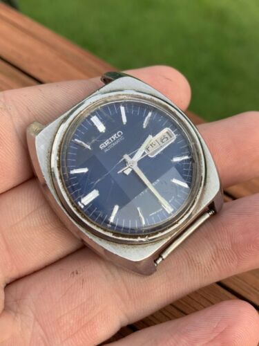 VTG Men s Seiko 7009 8109 Blue Dial Faceted Crystal Date Watch