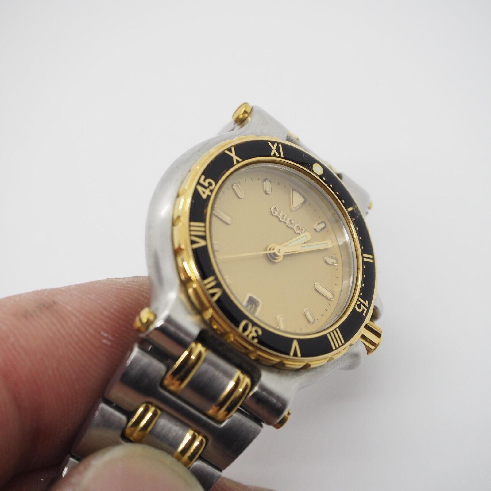 MINT in Box] GUCCI 9700L Womens Diver's Quartz Watch Black