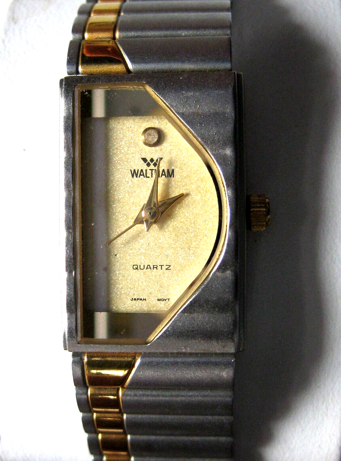 Waltham quartz hot sale watch value