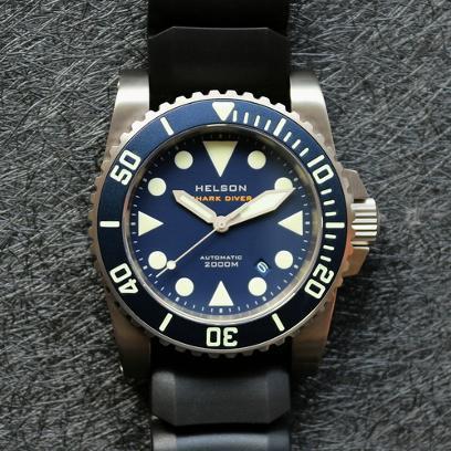 helson shark diver 45 titanium