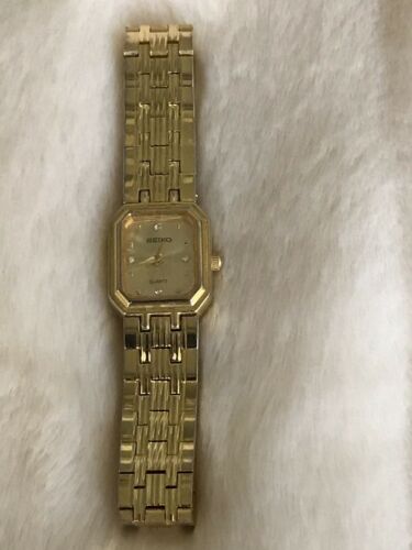 SEIKO VINTAGE LADIES 14K YELLOW GOLD WATCH WITH DIAMONDS Value