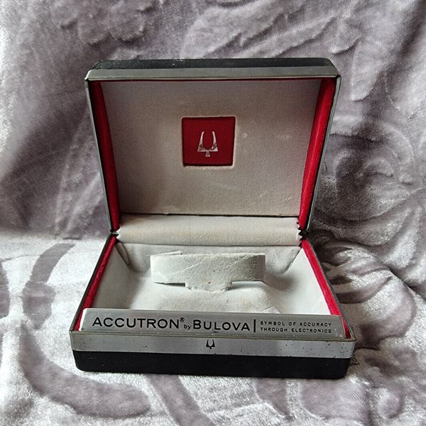 Bulova ACCUTRON black presentation box 1960s/70s Special | WatchCharts ...