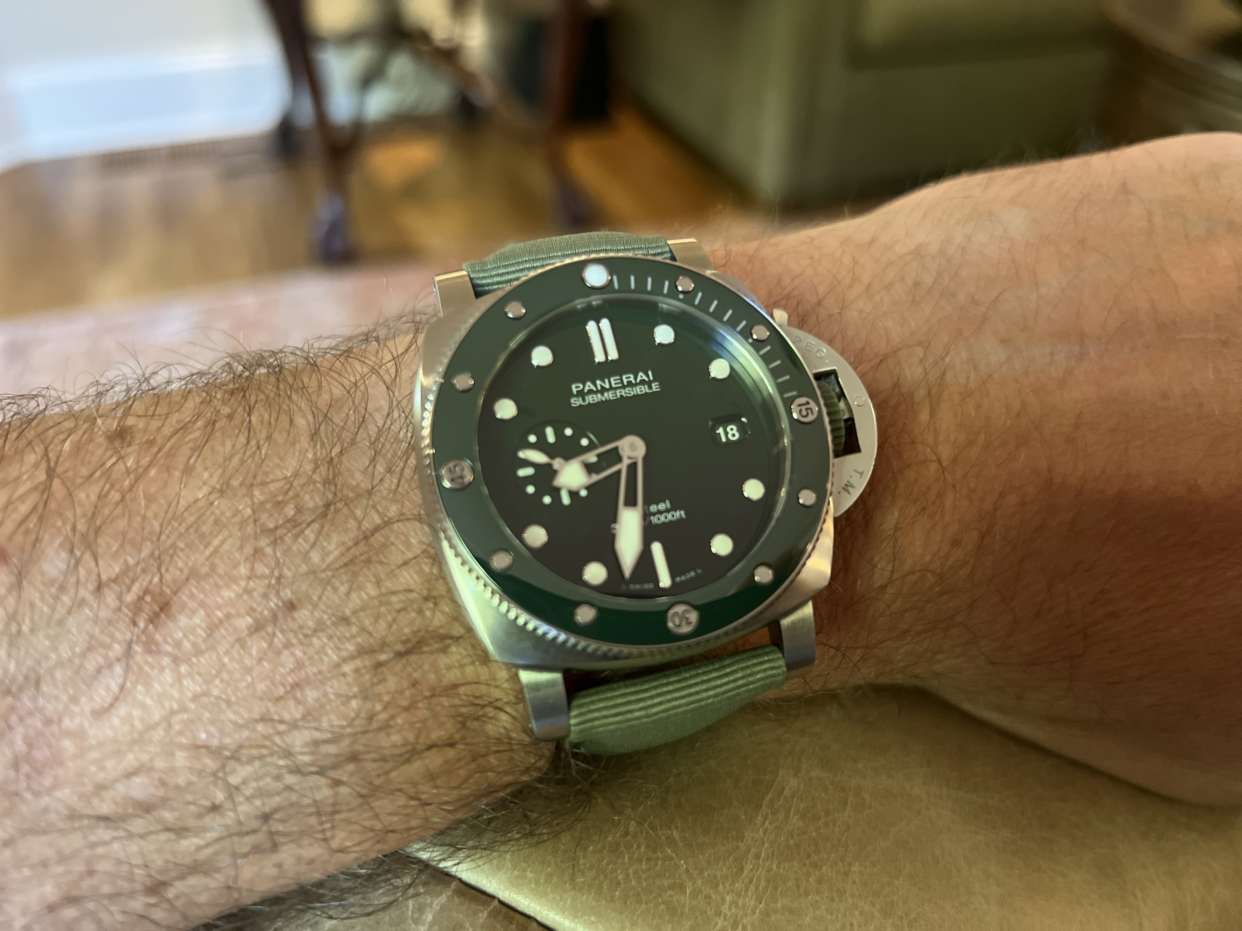 Panerai PAM01287 Green Submersible QuarantaQuattro eSteel Verde