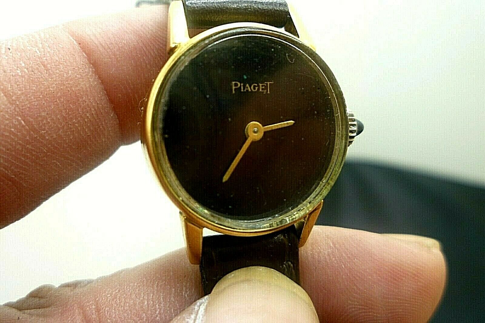 Ladies 21mm PIAGET 17j Manual Wind 18K Gold Black Onyx Vintage