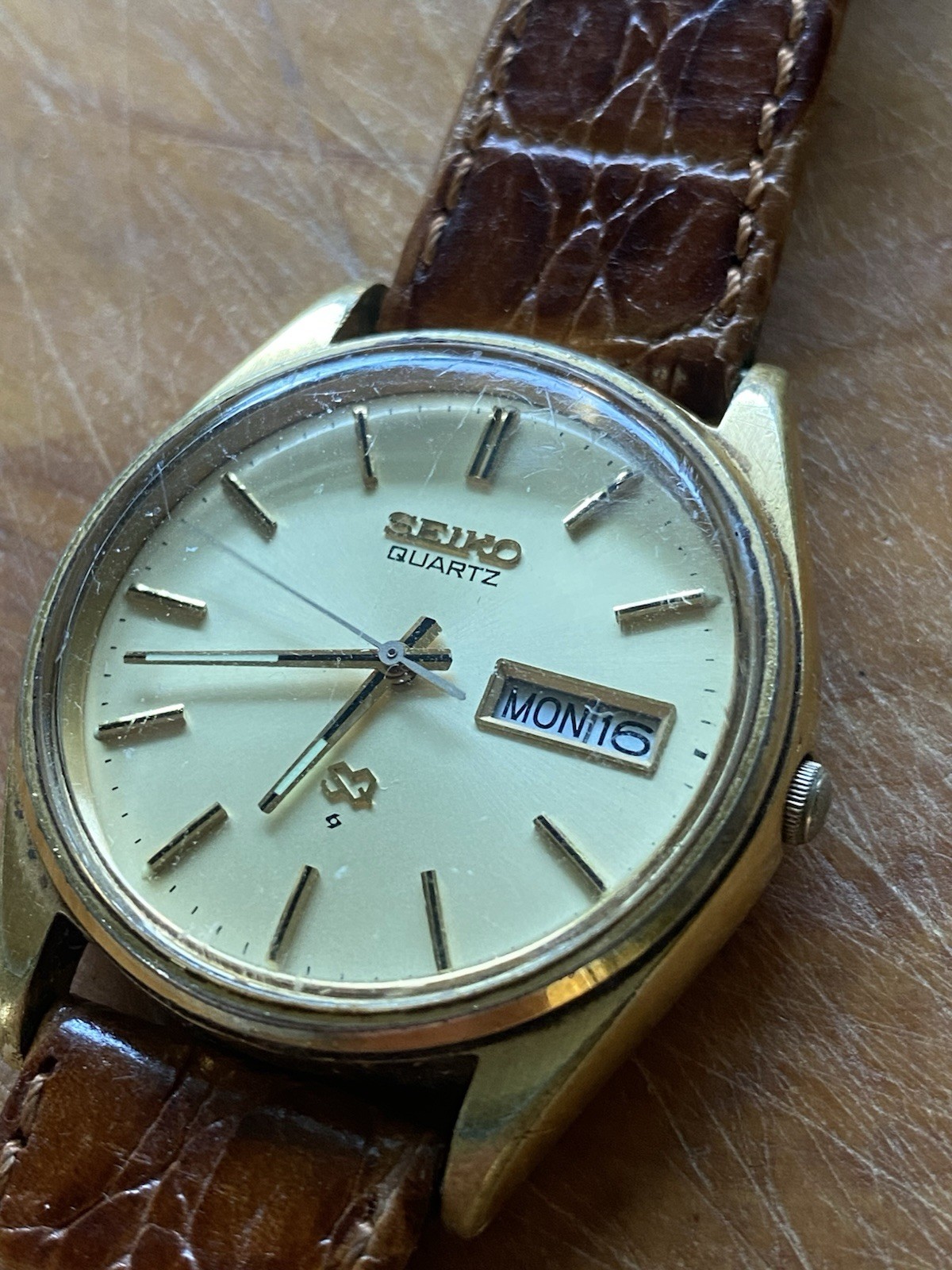 時計 SEIKO SQ 8223-510A SUWA FACTORY 時計 SEIKO SQ 8223-510A SUWA FACTORY SEIKO SQ 8223-510A BLUE DIAL