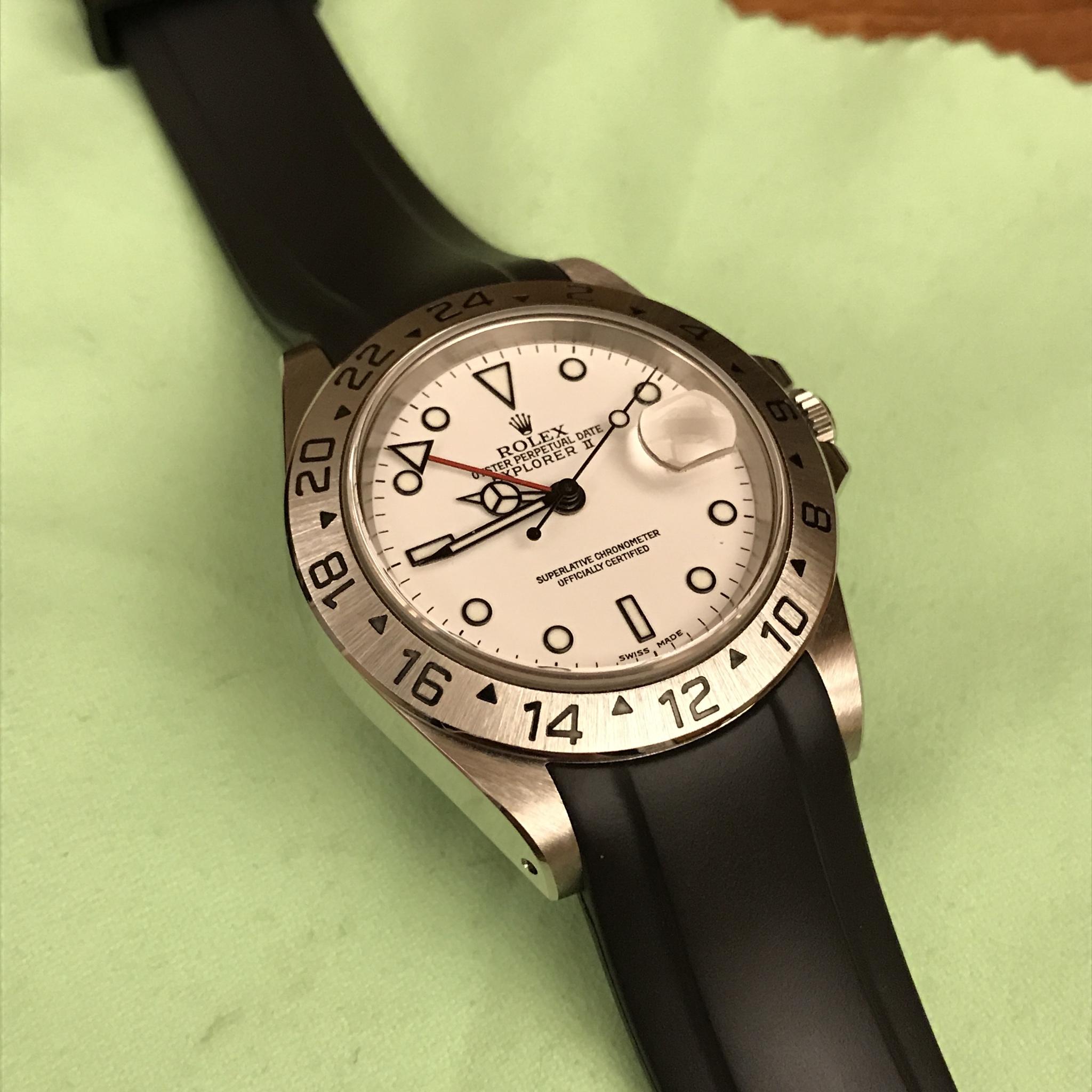 Rolex 16570 With Rubber Strap WTS] Rolex Explorer II Polar 1999 W