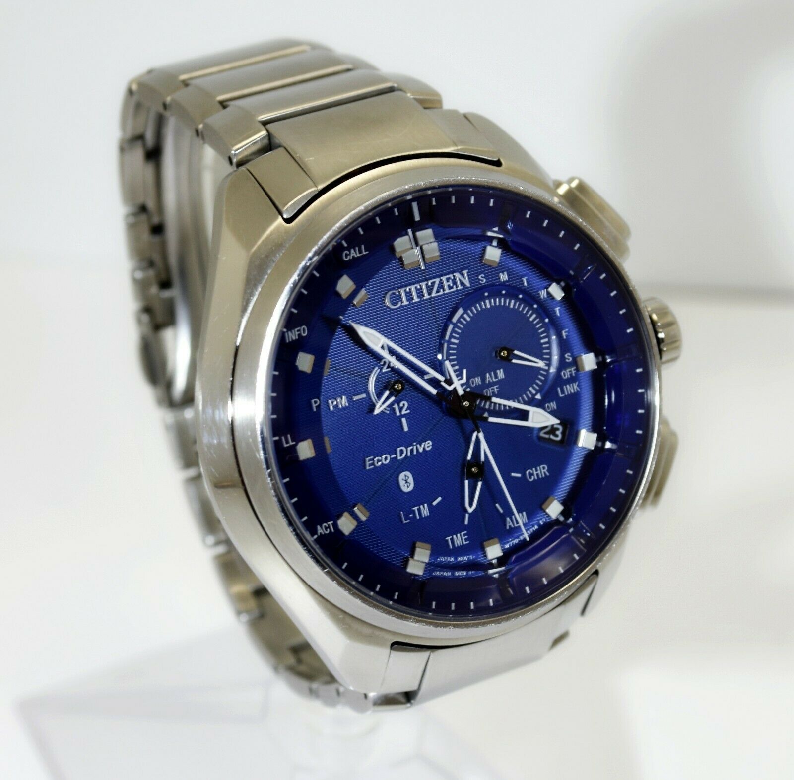 CITIZEN W770MV MENS ECO DRIVE PROXIMITY WATCH BLUETOOTH LIGHT 