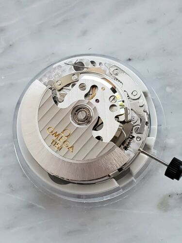 OMEGA 1151 Triple Date authentic movement VALJOUX 7751 Speedmaster