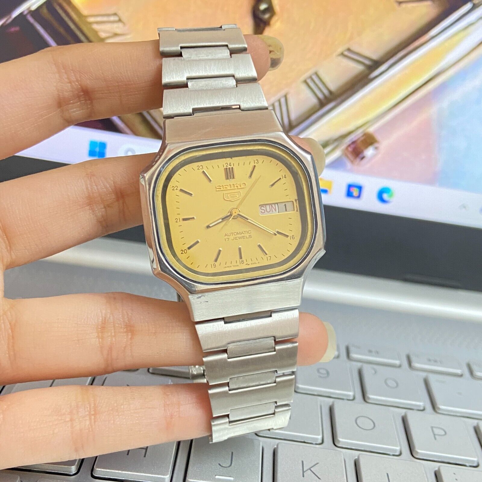 Vintage Seiko 5 Automatic 7009-5298 Men's Wrist Watch Day/Date