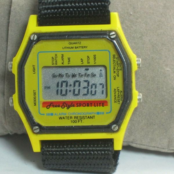 CARVRon Herman × SHARK Freestyle ウォッチ Amazon.co.jp: [フリースタイル]Freestyle 腕時計 SHARK CLASSIC