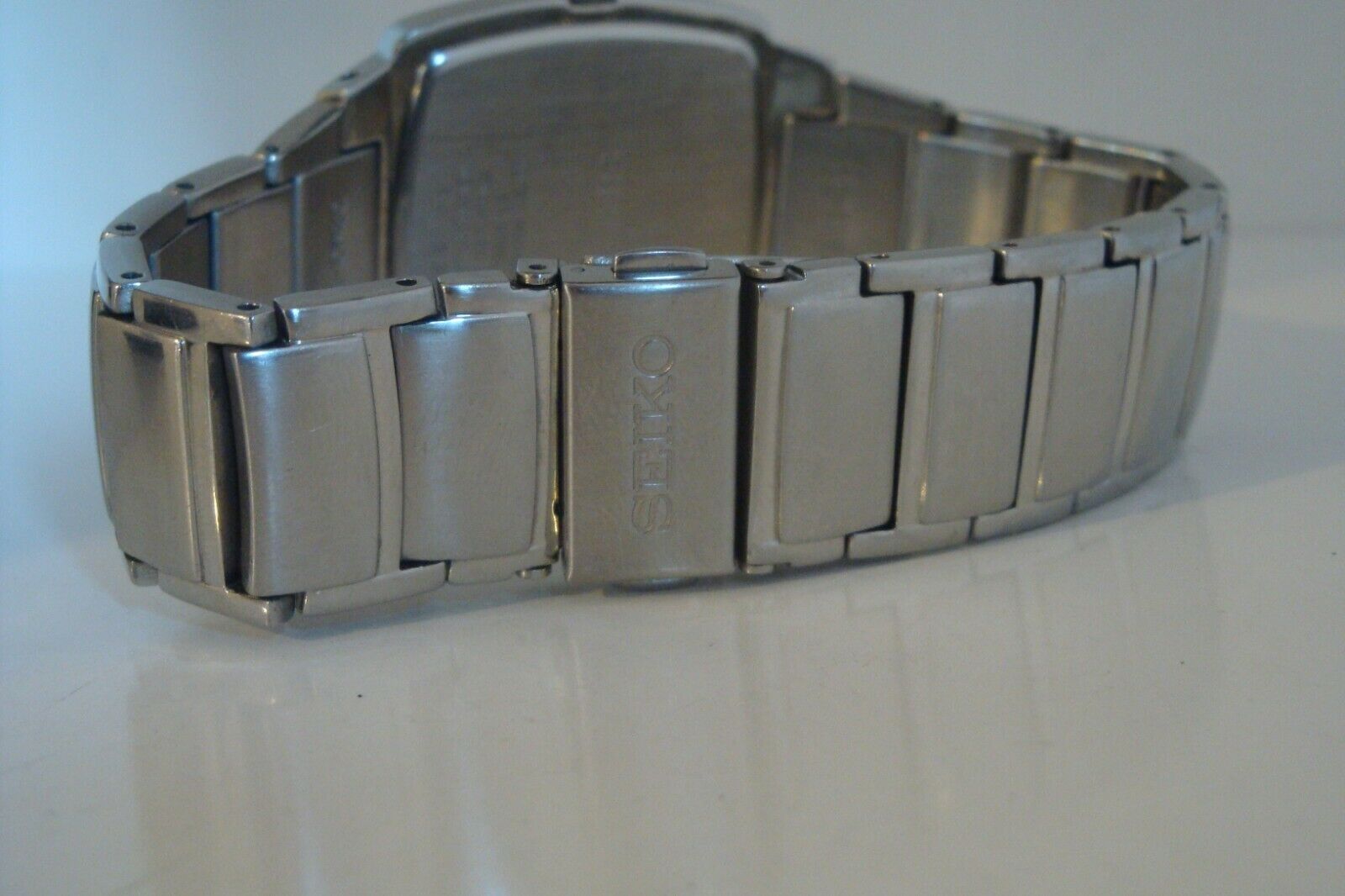Seiko 7N39-0AS0. Gents Premier model. Rare import, square case