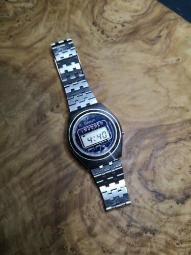 Vintage Casio Casiotron R19 LCD Digital Watch Working