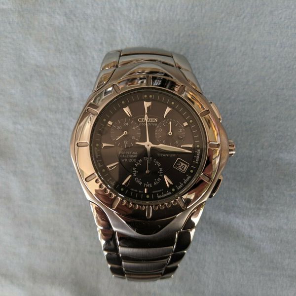 Citizen Eco-Drive E811-S000203 Titanium Watch in good working condition ...