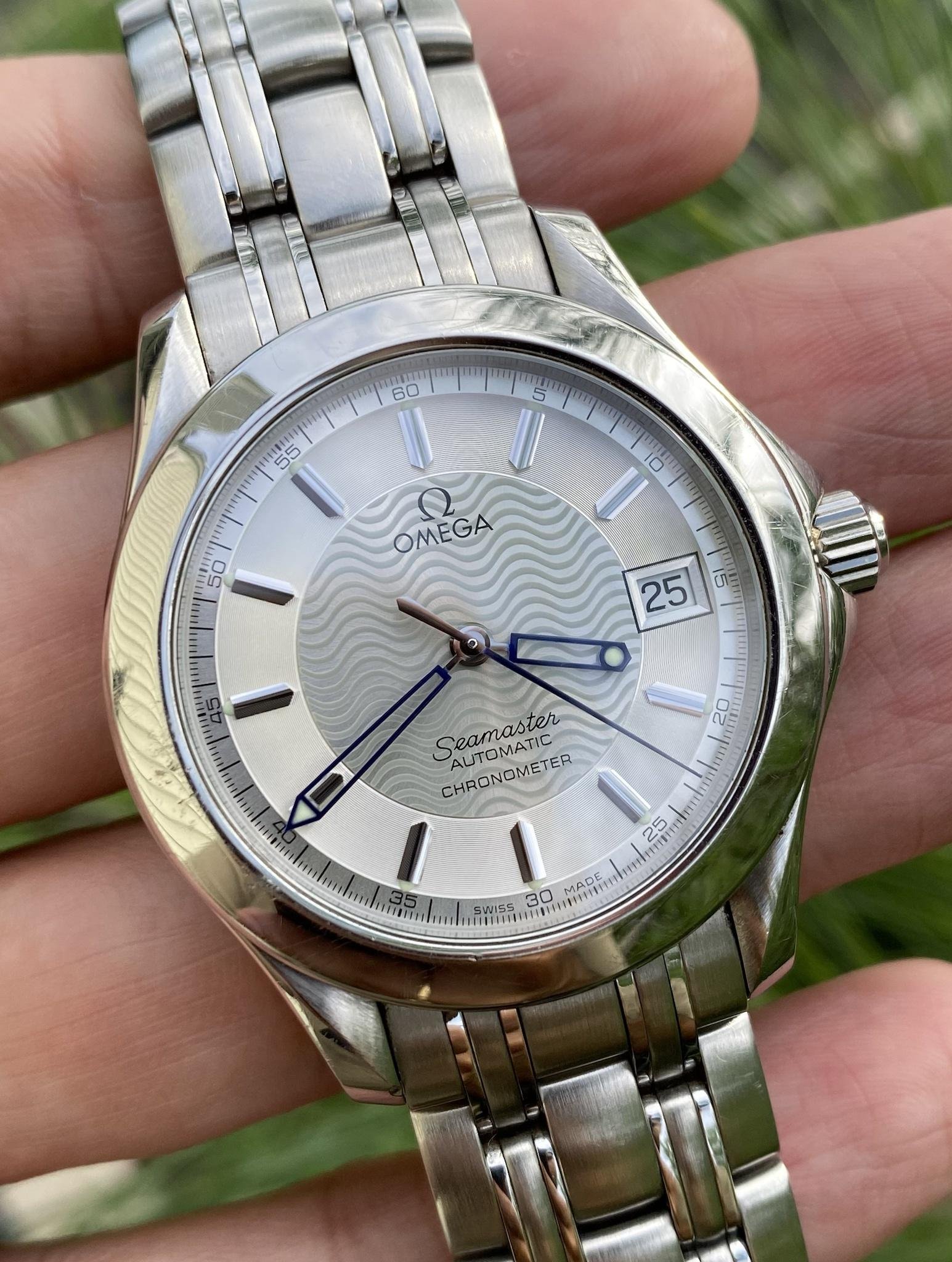 Omega Seamaster. Automatic. Gorgeous White Dial. Dark Blue