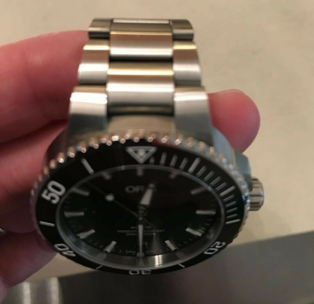 Oris Aquis Date 73377324124