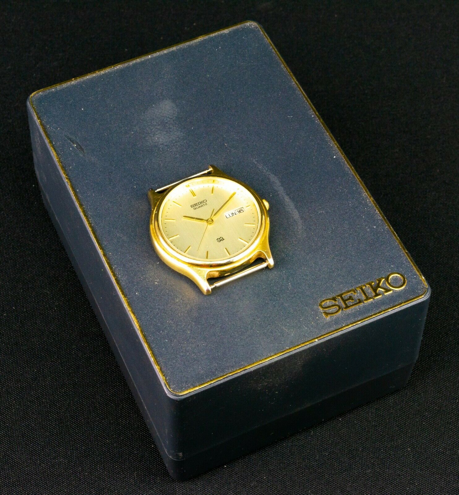 SEIKO 5Y23-7030 Quartz Wristwatch Day Date Vintage Gold Tone