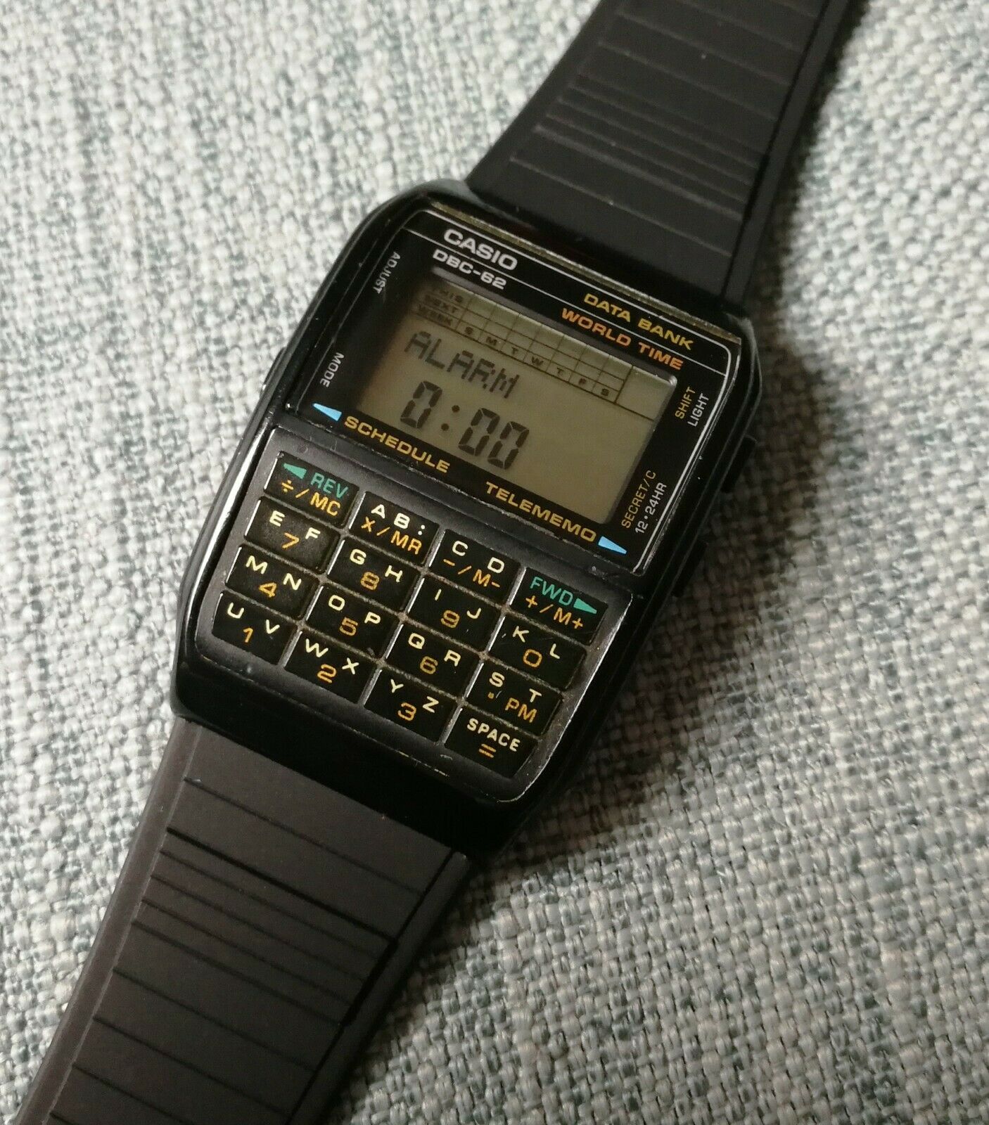 Casio DBC-62 676 Digital Data Bank Calculator Vintage Men's