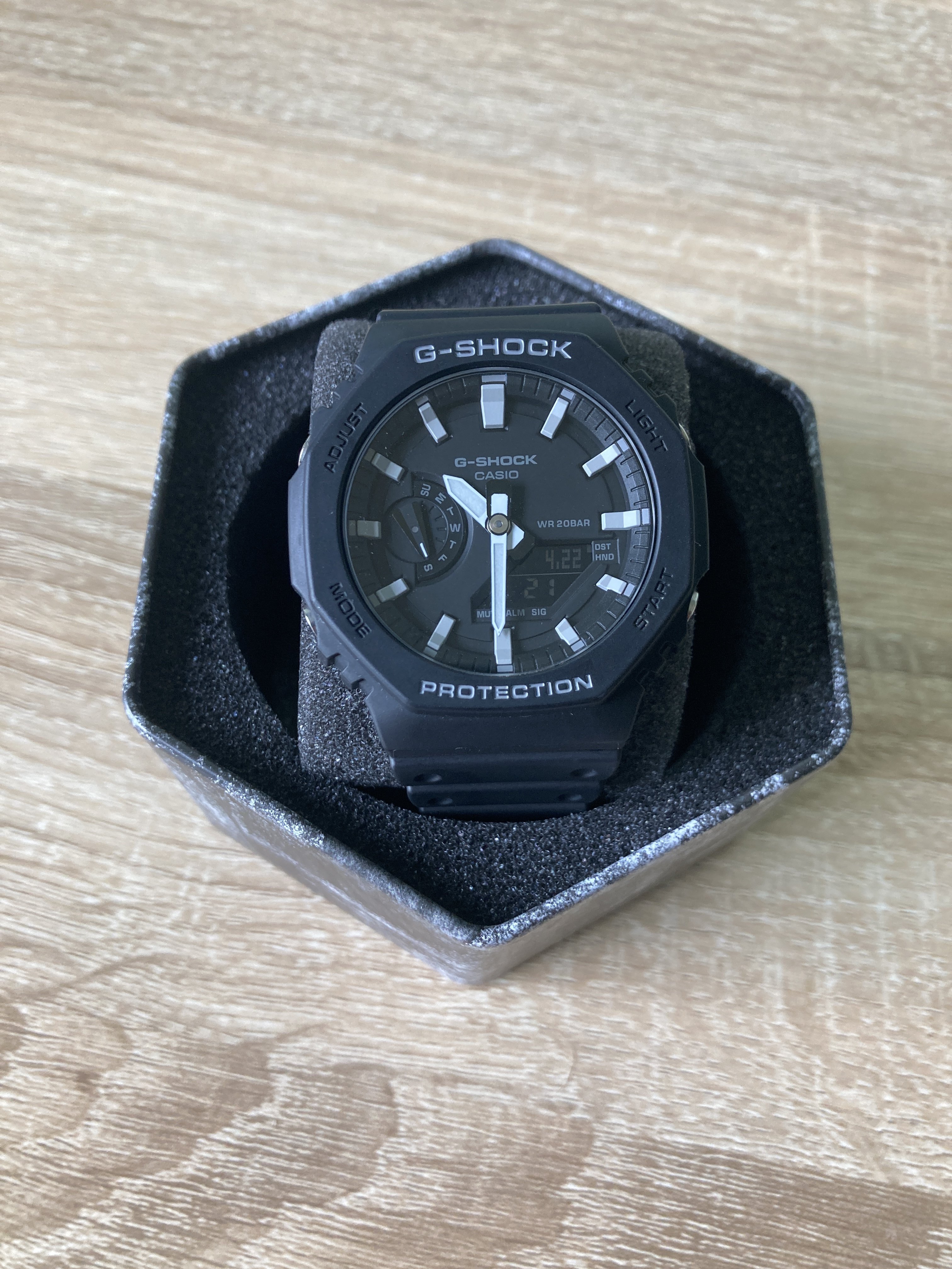 Casio G-Shock Orologio Uomo in Resina e carbonio - CA.GA-2100-1A4ER