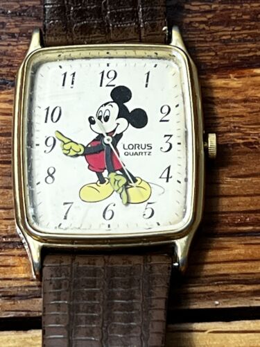 ロラライハリス♥️☆Mickey☆ Vintage Lorus/Seiko Disney Mickey Mouse Watch Gold Case Model V515