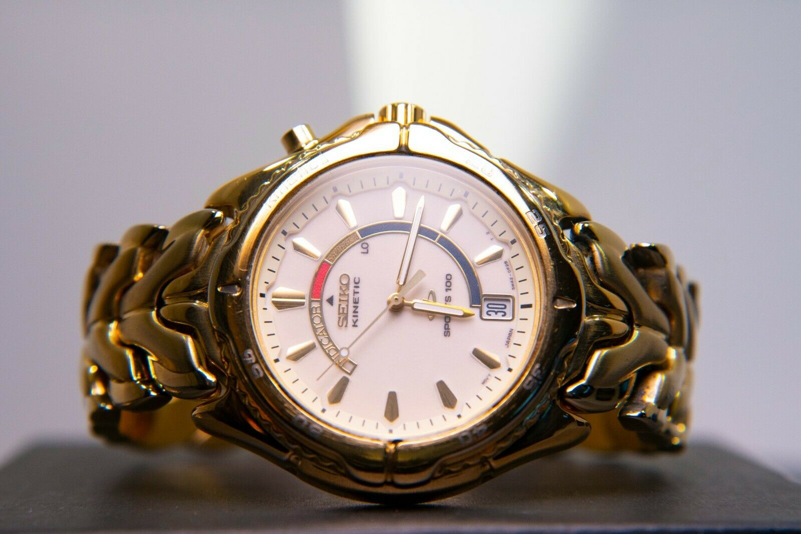 seiko kinetic sports 100 gold