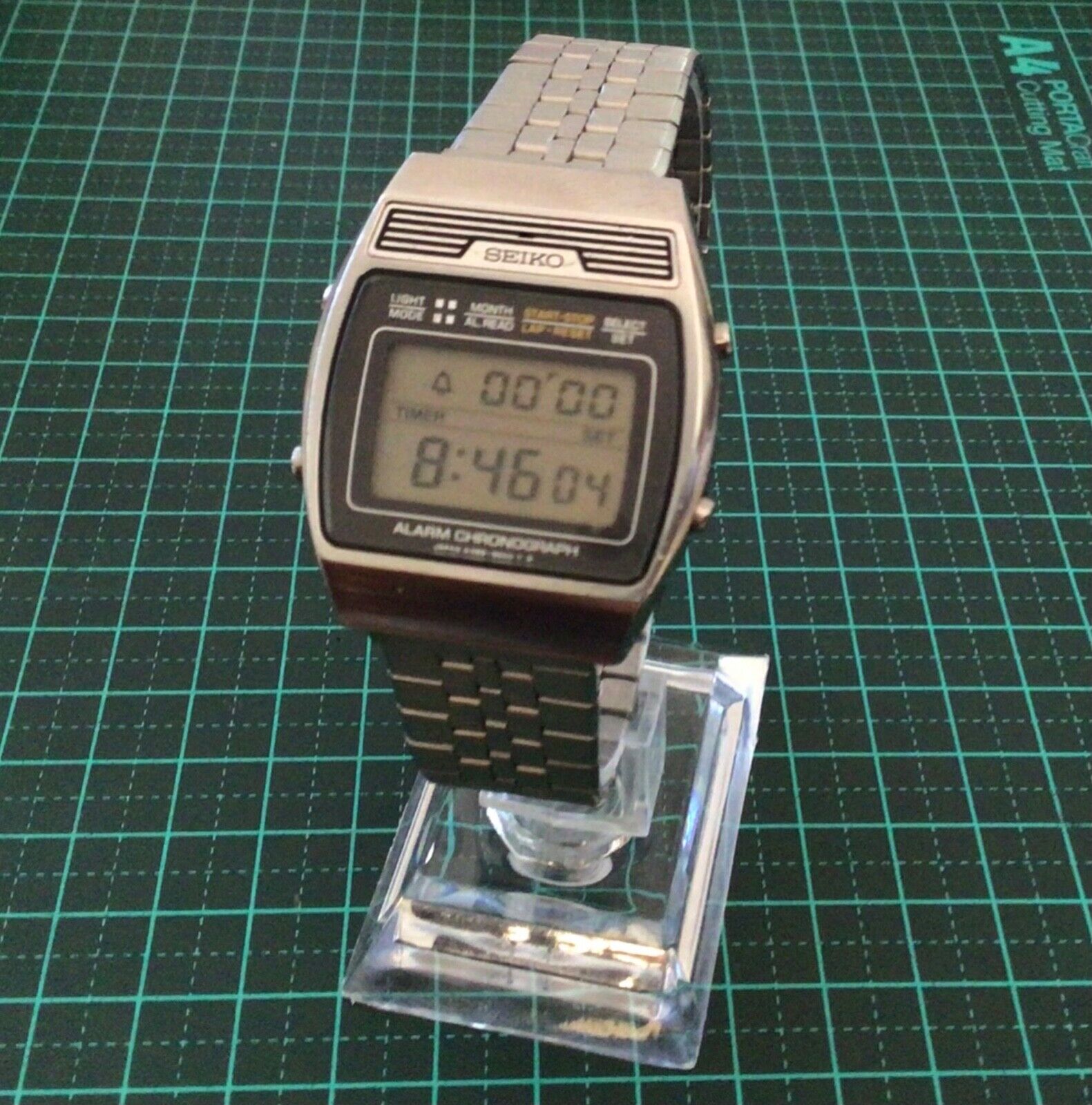 Vintage Seiko A359-5000 Lc Lcd Quartz Chronograph Digital Watch 