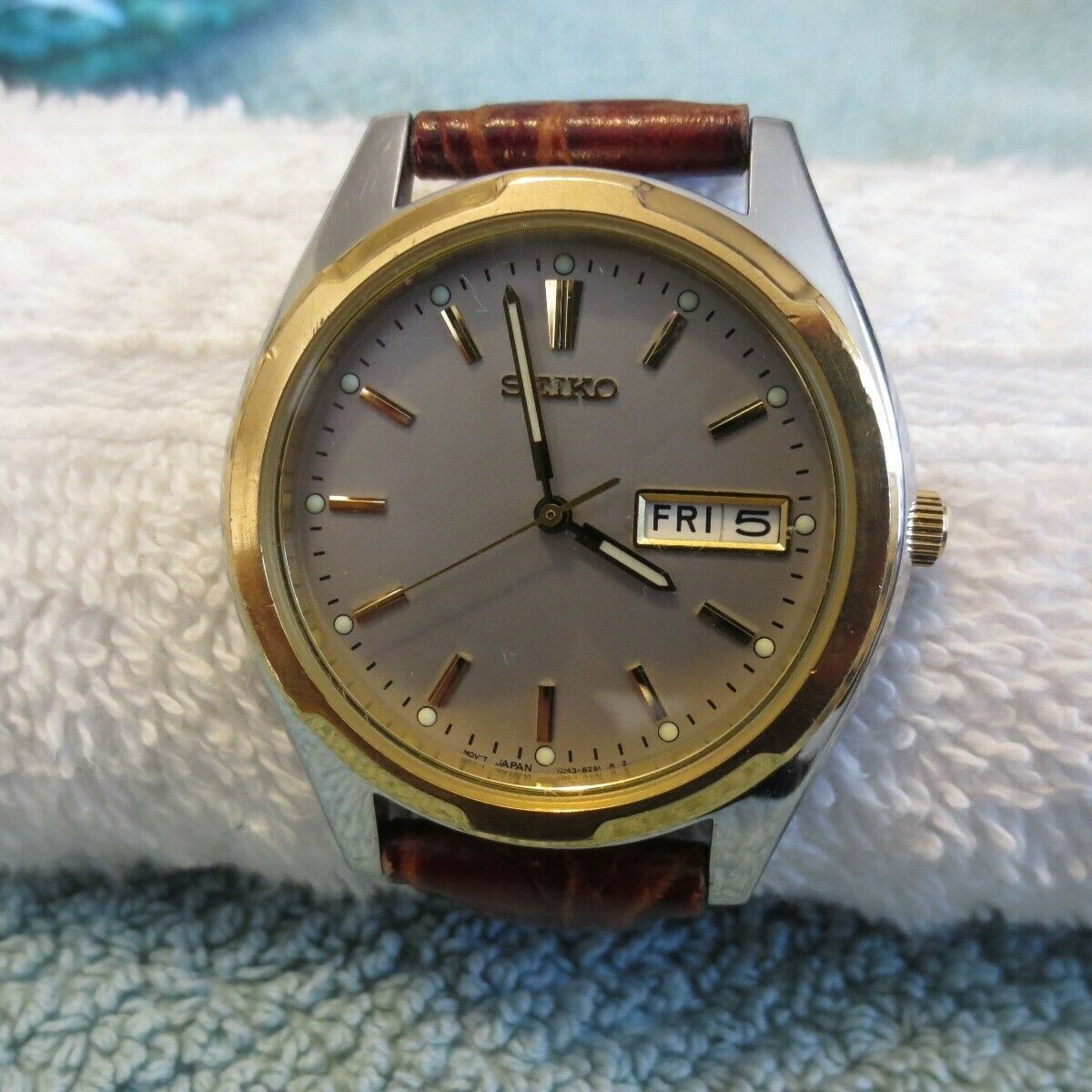 vintage men's watch SEIKO 7N43-8199 Analog quartz water resistant