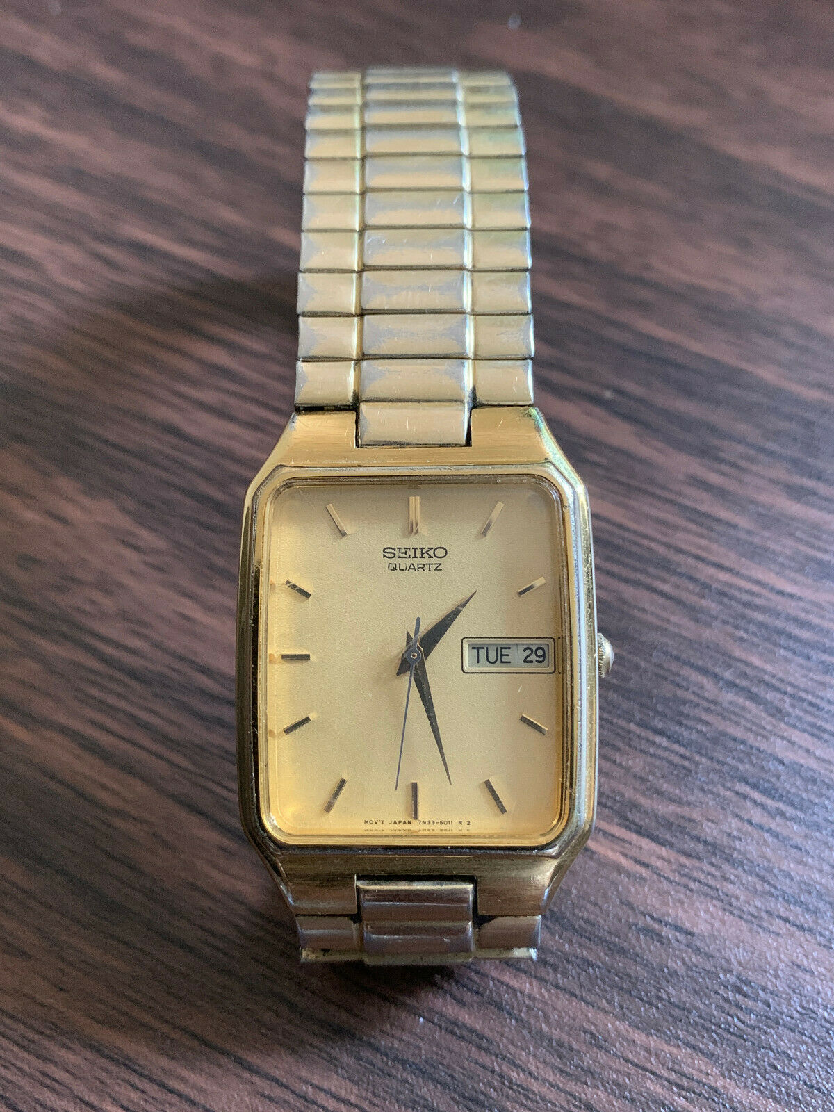 Vintage Seiko Men's Quartz Gold Tone Watch W/ Day and Date Vintage Seiko Men's Quartz Gold Tone Watch W/ Day and Date