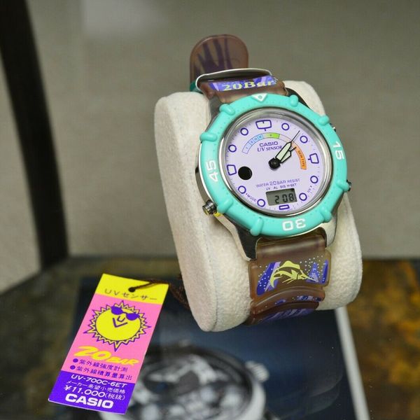 NOS CASIO UV-700 UV SENSOR DIGITAL WATCH MARLIN VINTAGE MARINE CPW