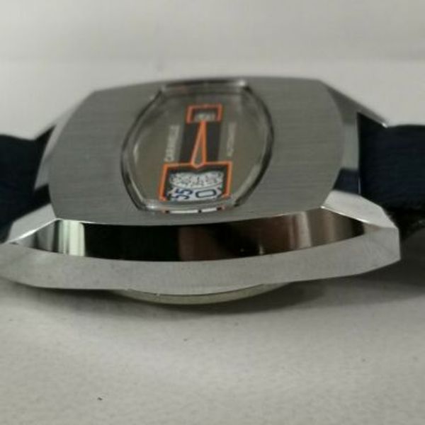 Caravelle (Bulova) Jump Hour 70er Jahre , Scheibenuhr WatchCharts