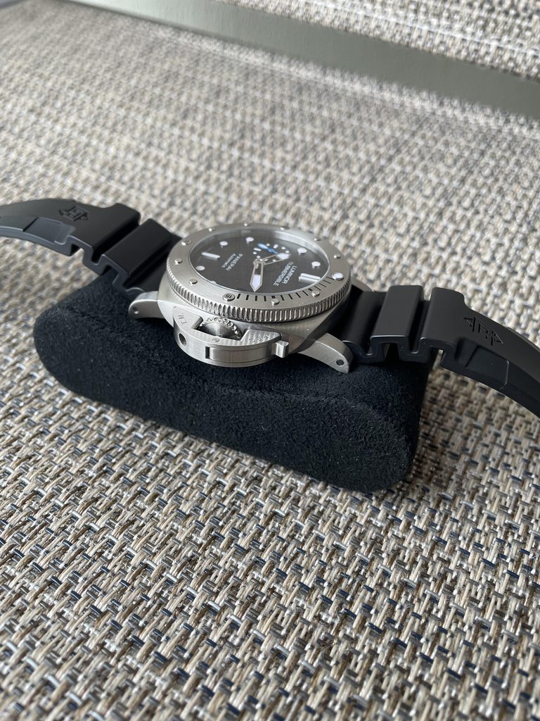 FS Panerai Luminor Submersible 42mm PAM 682 Box Papers Serviced