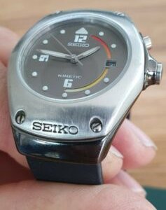 Seiko Kinetic Arctura 3M22 - 0D39. Vintage original box, papers and strap.  | WatchCharts