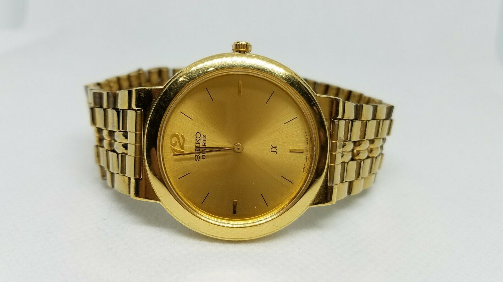 Old Vintage Men s Gold Tone Seiko Quartz Watch V701 1K00 WatchCharts