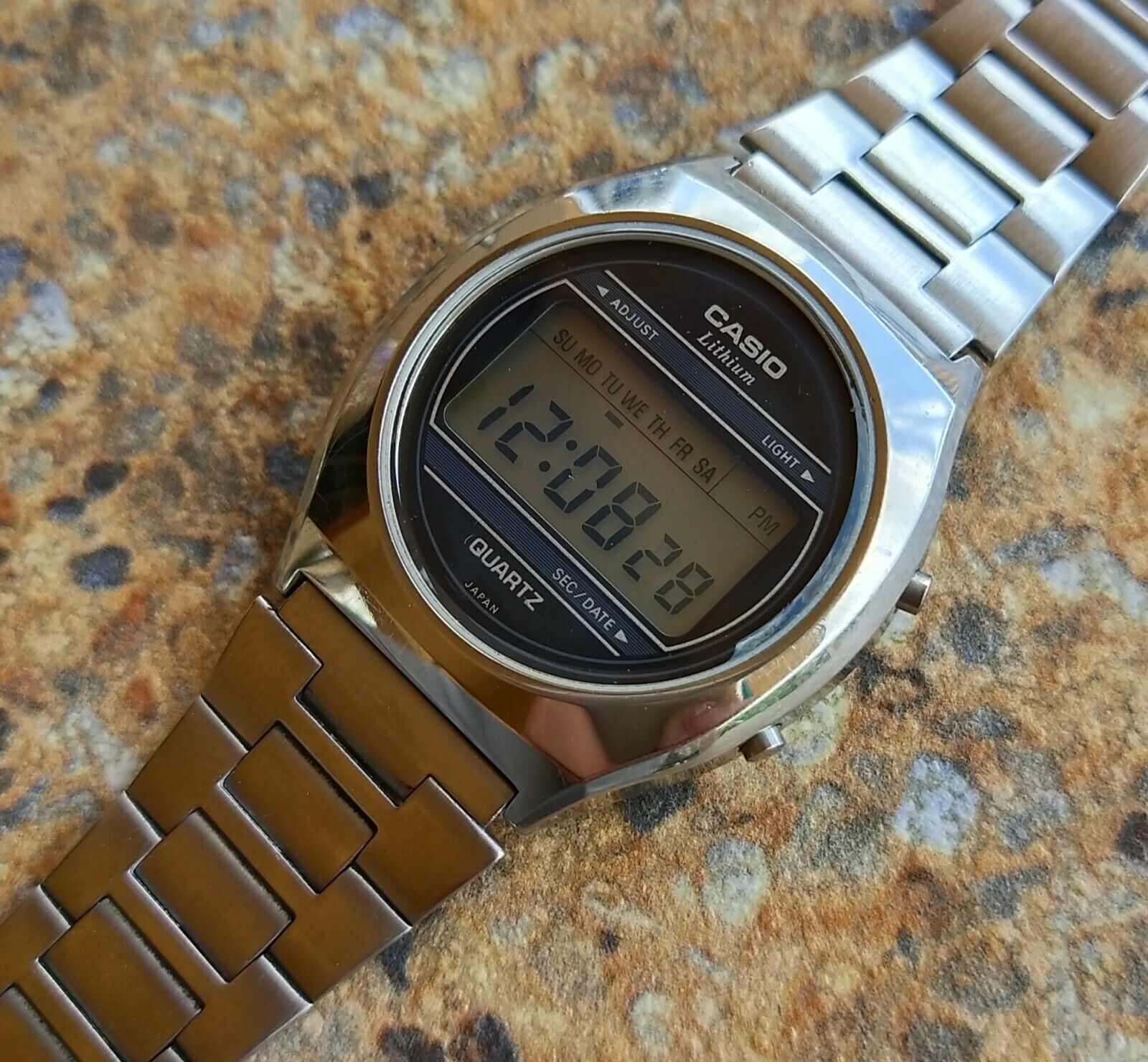Casio Lithium Quartz 94 S015 Digital LCD 1982 | WatchCharts