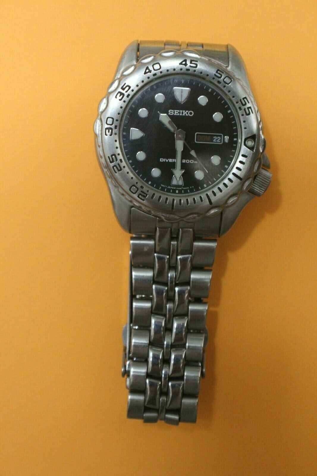 Vintage SEIKO Quartz Diver's 200M Men's Watch 7N36-6A49 | WatchCharts