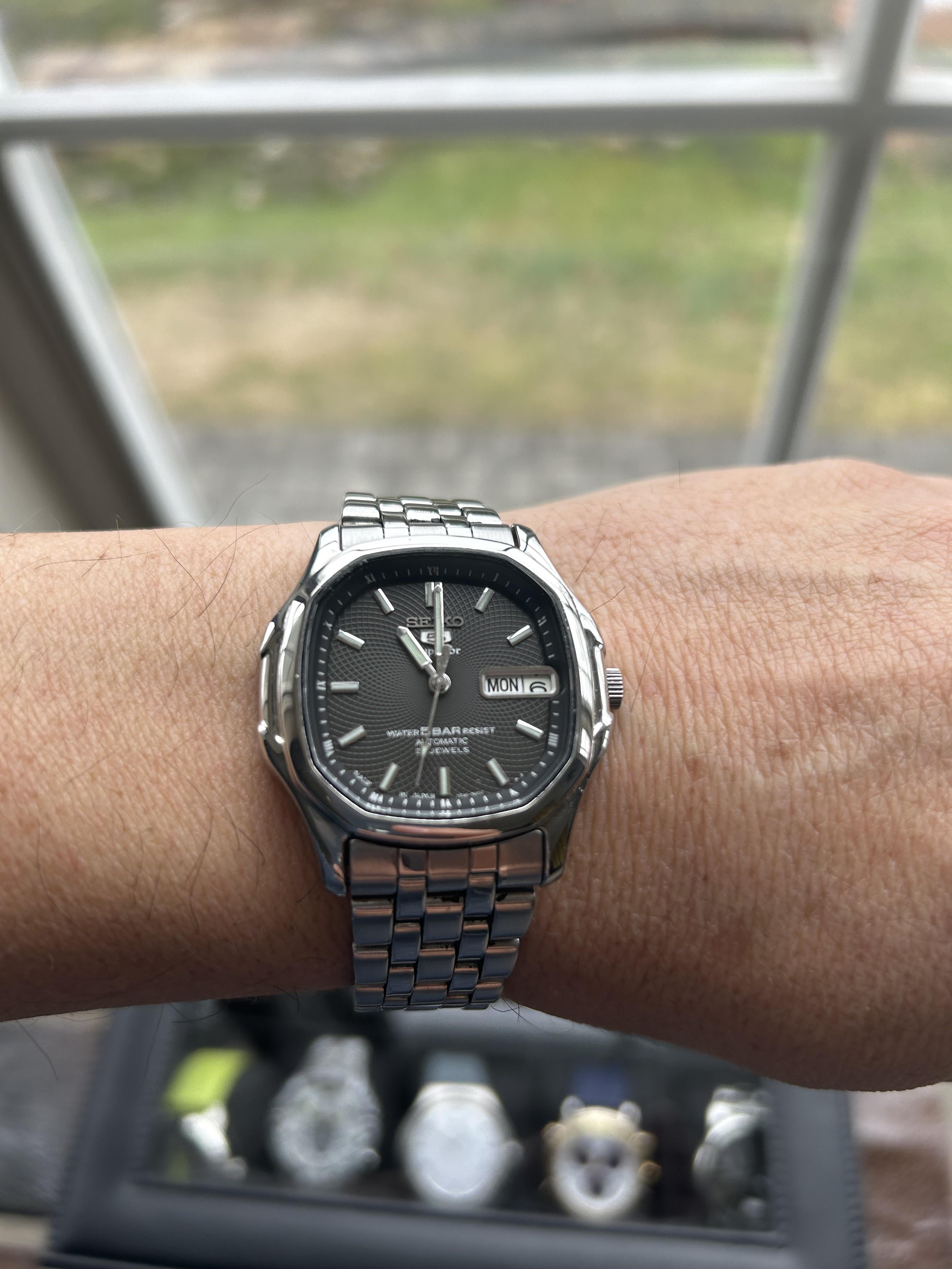 Seiko SKZ037 Seiko Skz035 smiling.mx