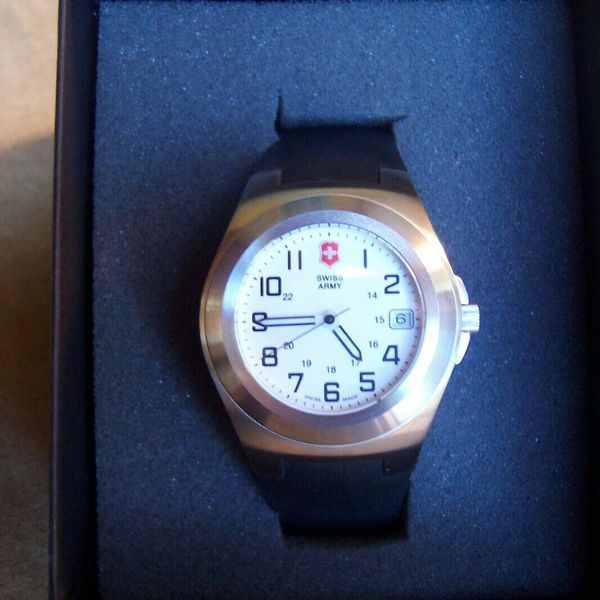 Victorinox Swiss Army Excursion WatchMint! in boxWorkingrubber