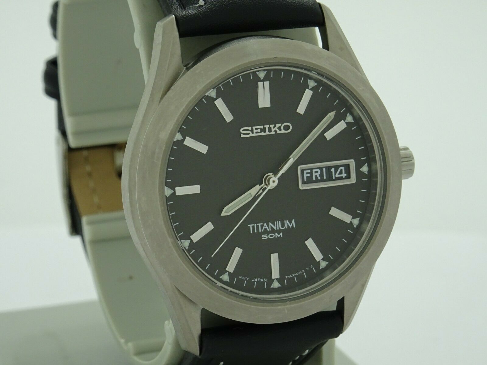 seiko sgg599p1 titanium watch