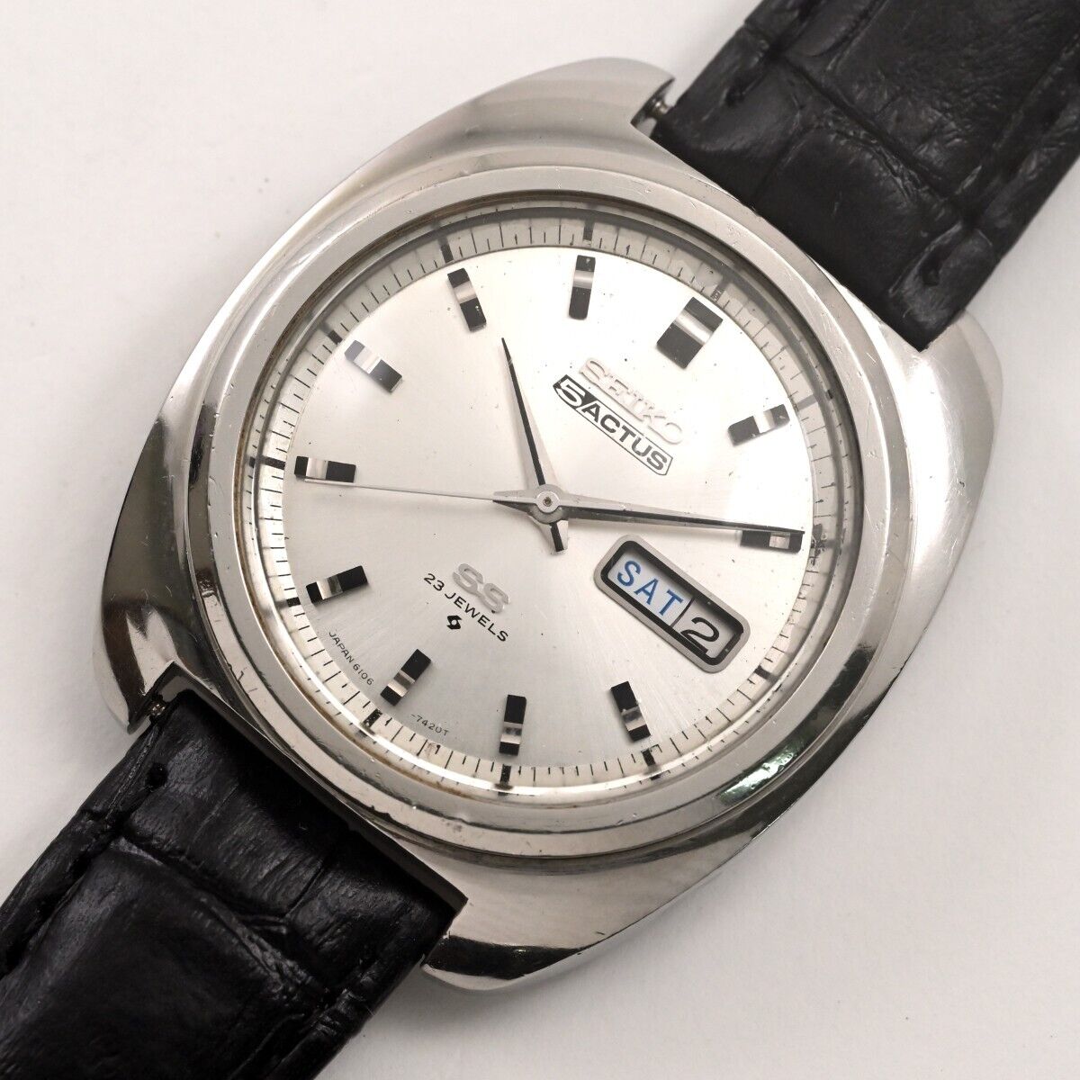 Vintage 1969 SEIKO 5 ACTUS 23 jewels Cushion case Day/Date Ref