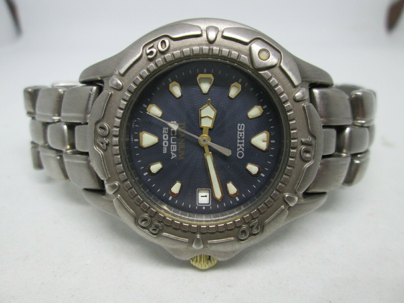 SEIKO SCUBA 200m 7N35-6120 DATE TITANIUM QUARTZ MENS