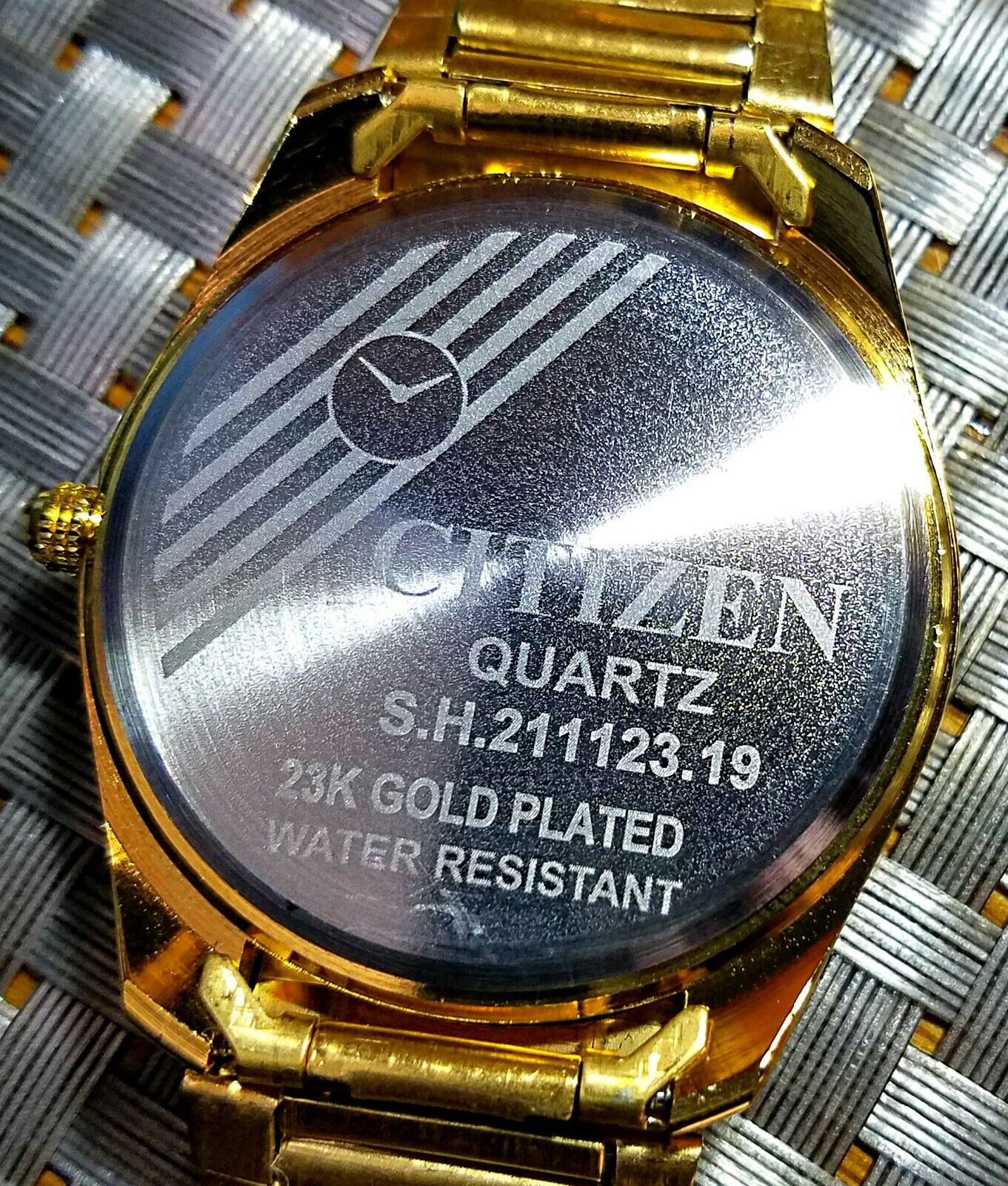 citizen quartz 23k gold plated water resistant