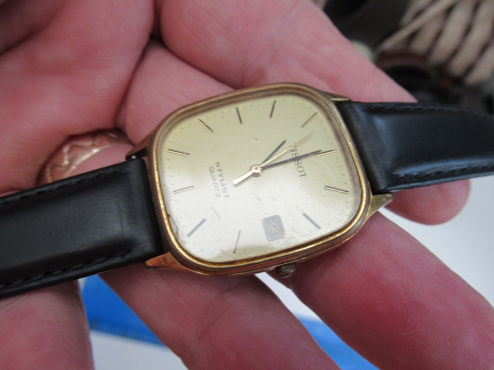 VINTAGE CLASSIC LUXURY SWISS GOLD PLATED MEN'S QUARTZ WATCH