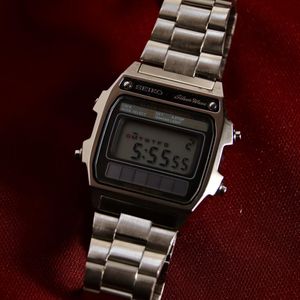 NICE VINTAGE SEIKO SILVER WAVE 8229-6030 QUARTZ DIVER JAPAN