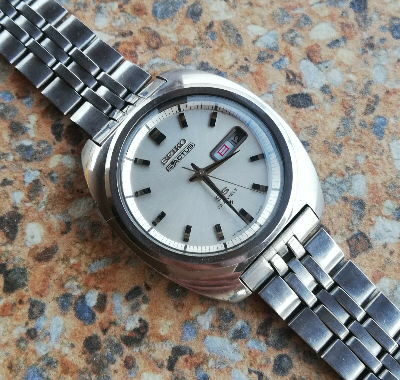 Vintage Seiko 5 Actus SS 23 Jewels Auto 6106 7420 Kanji Day August