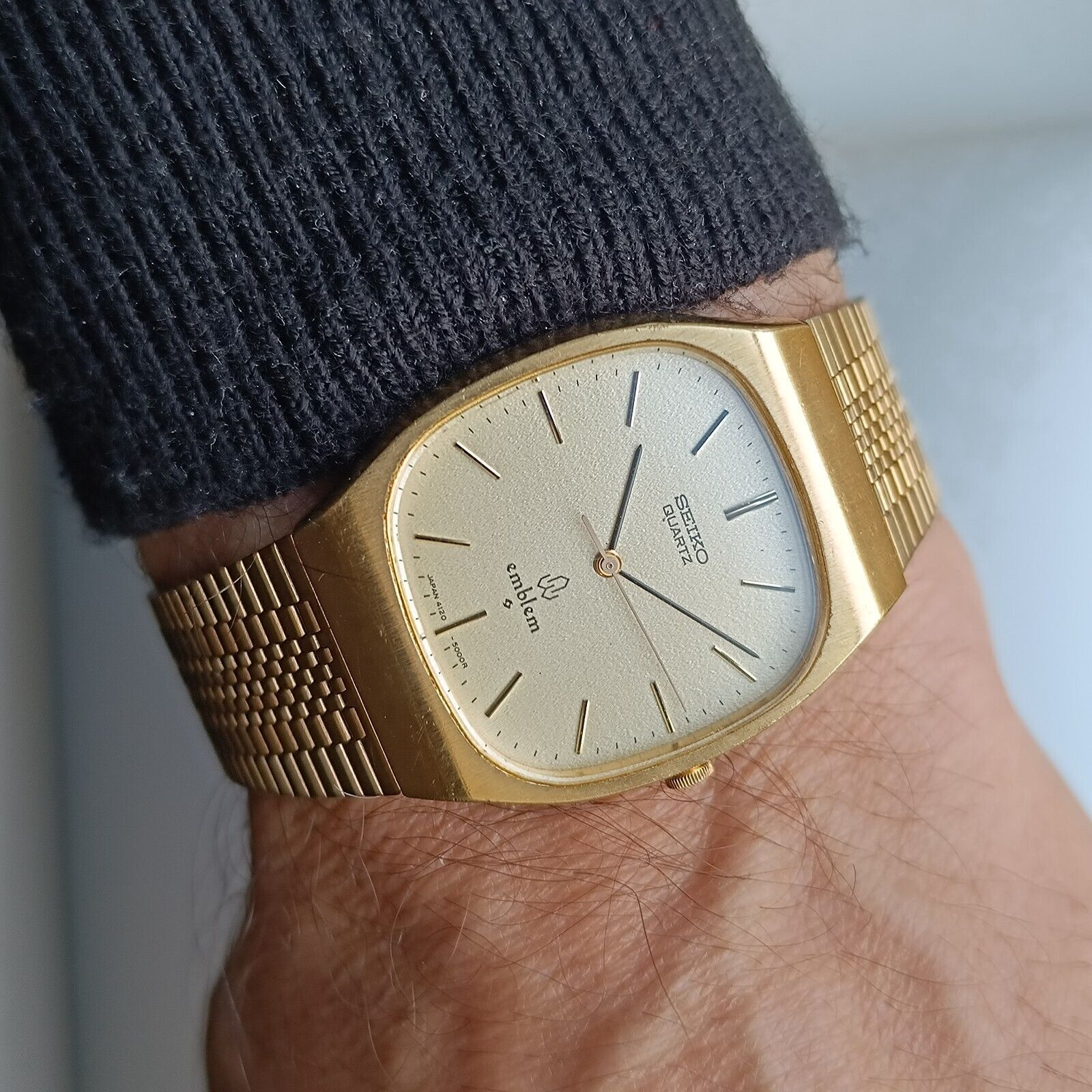 Seiko Emblem 4120-5000 Aug 1976 Snowflake Linen Dial Mens Gold