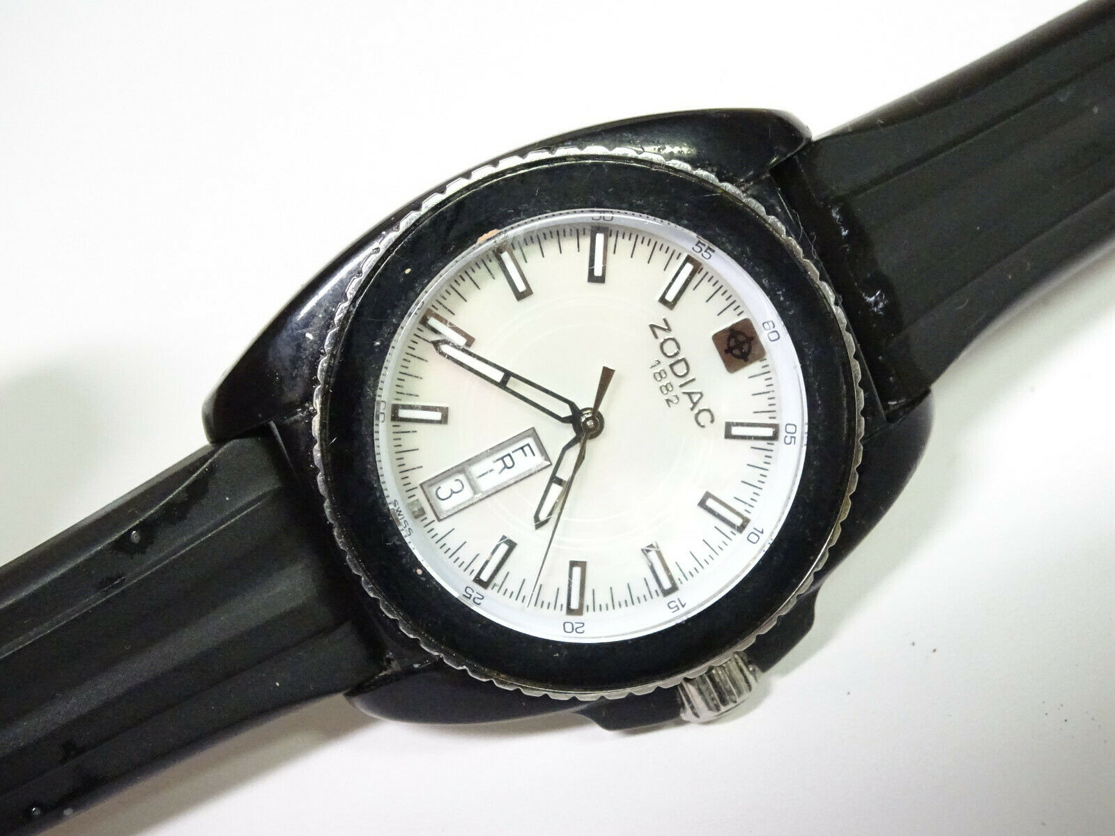 Zodiac Speed Dragon 1882 Watch Swiss Made ZS5548 | WatchCharts