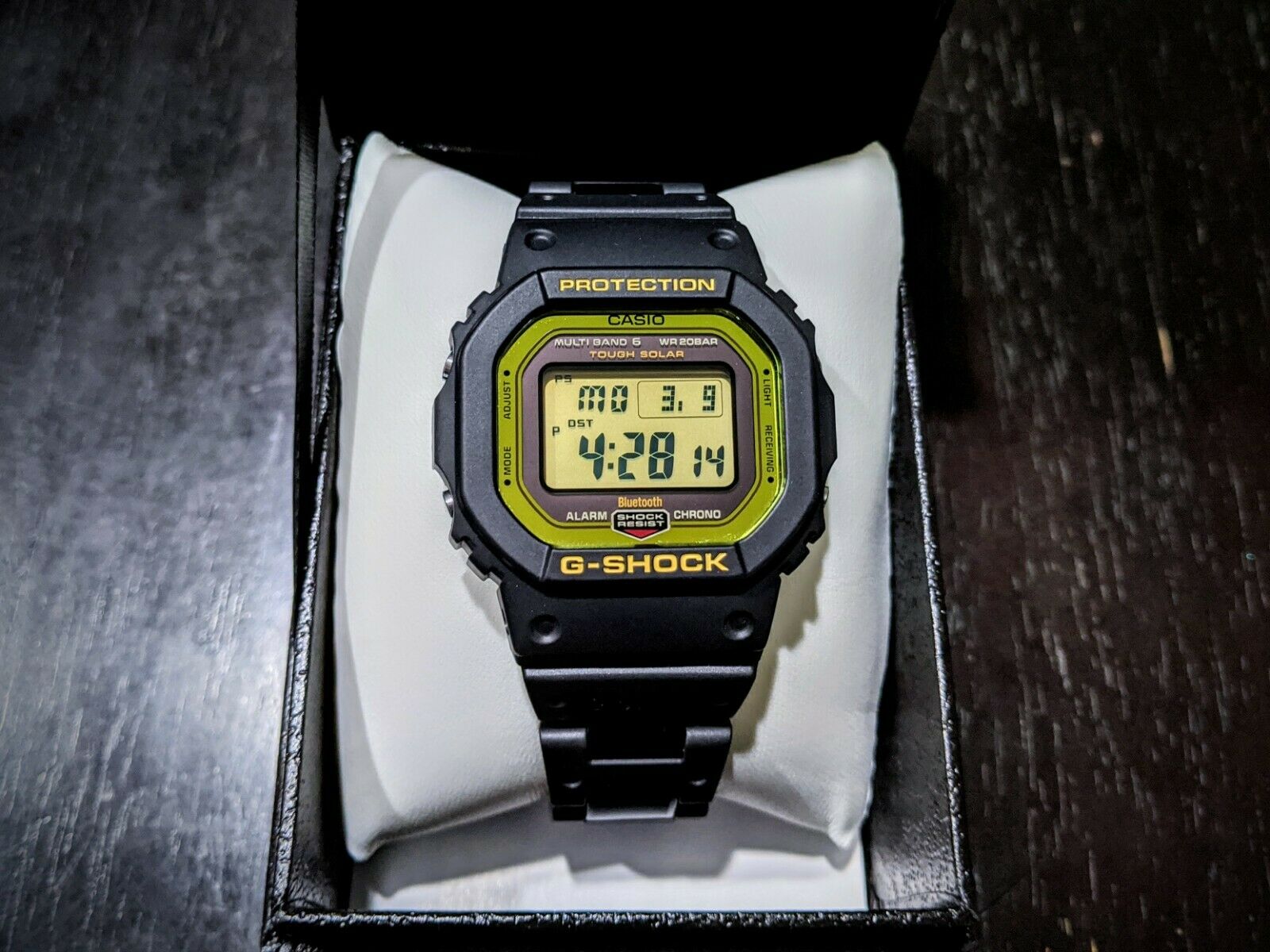 filosofisk Ugyldigt sejr Casio G-SHOCK GW-B5600BC-1 yellow Bluetooth men's square watch on combi  bracelet | WatchCharts